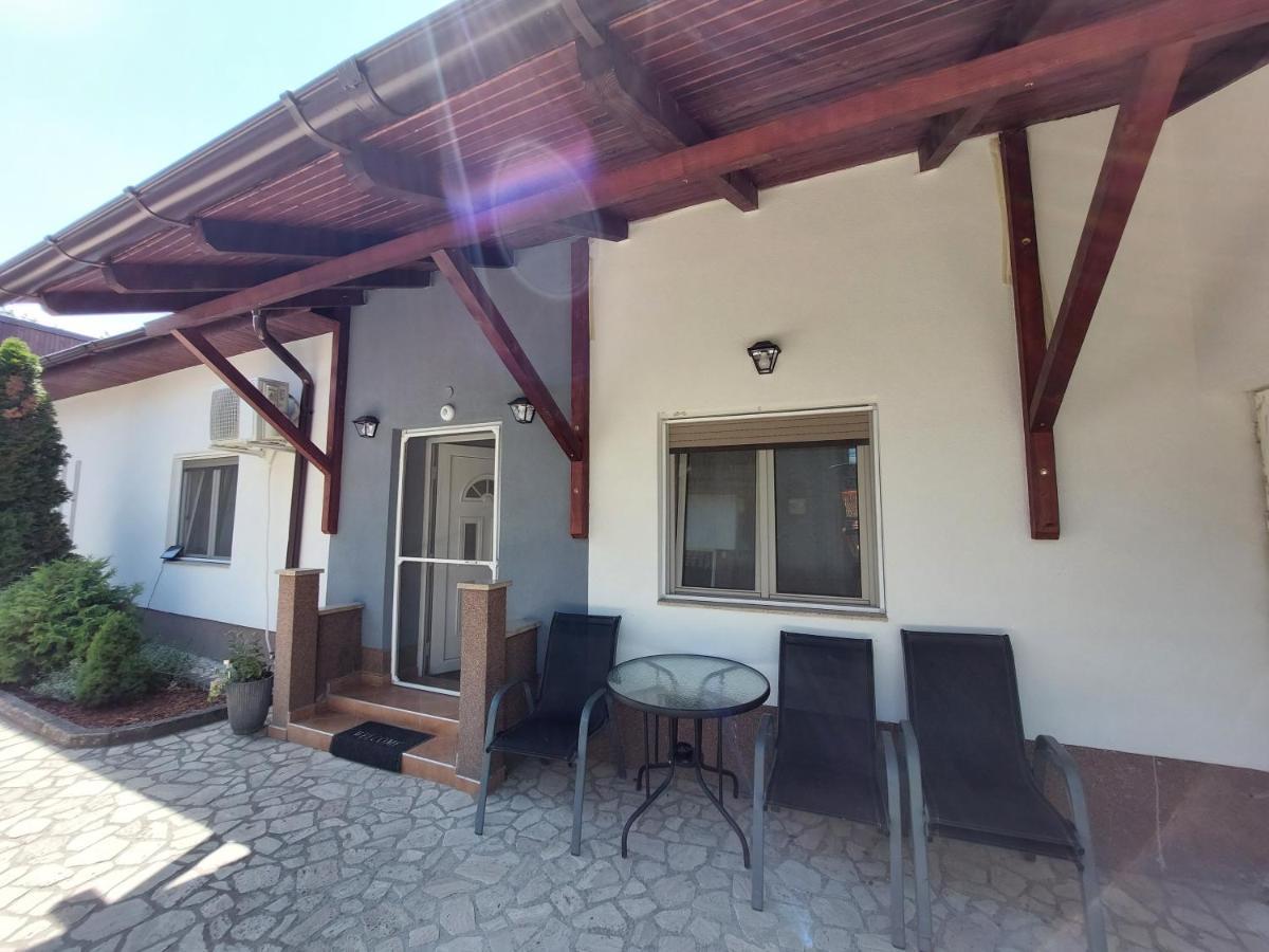 Cozy, Quiet & Family Friendly In Arad Lägenhet Exteriör bild